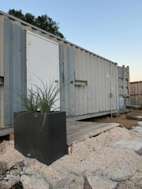 Rocking 40' Container